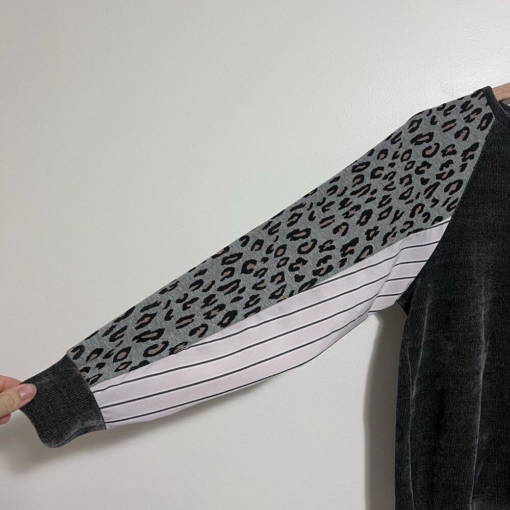 THML Sweater Womens Small Gray Black Raglan Leopard Sleeve Pullover Mixed Media - Picture 4 of 8